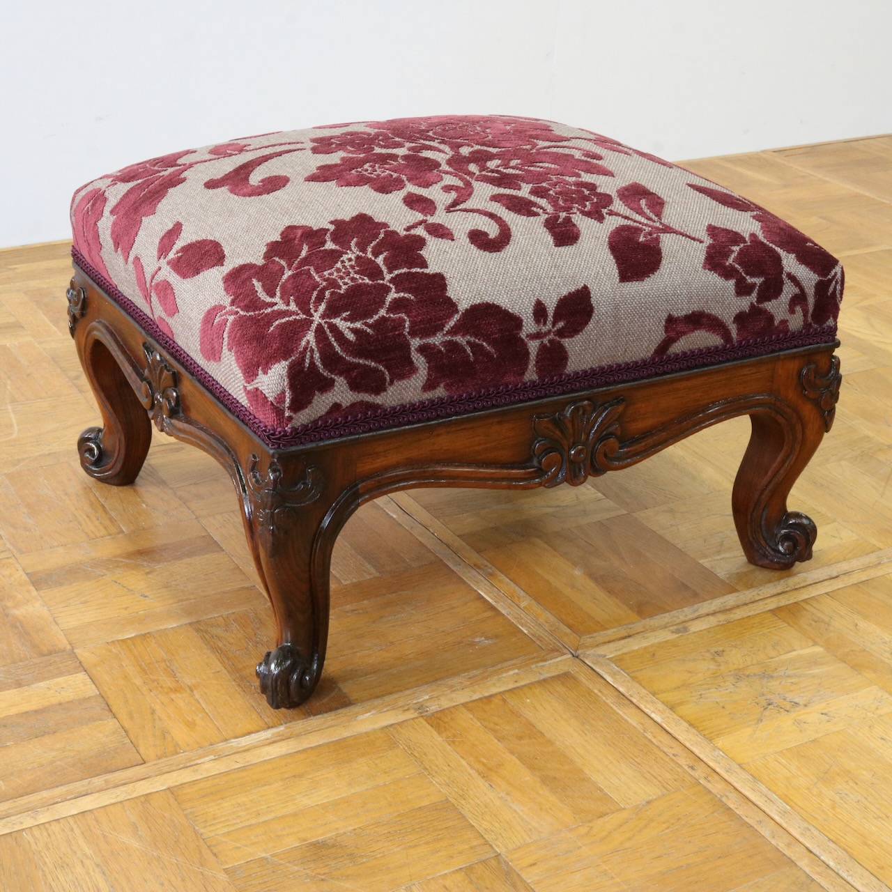 フットスツール