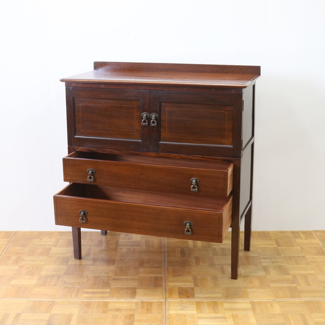 カップボードチェスト