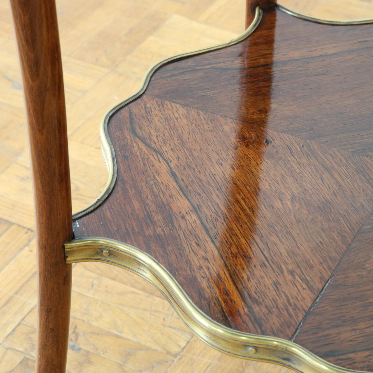 オケージョナルテーブル