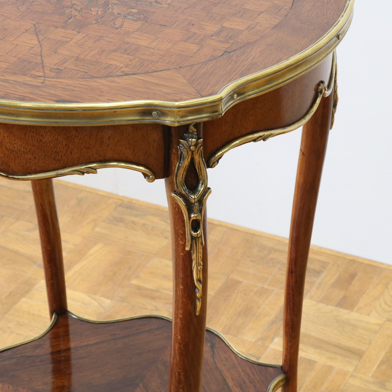 オケージョナルテーブル