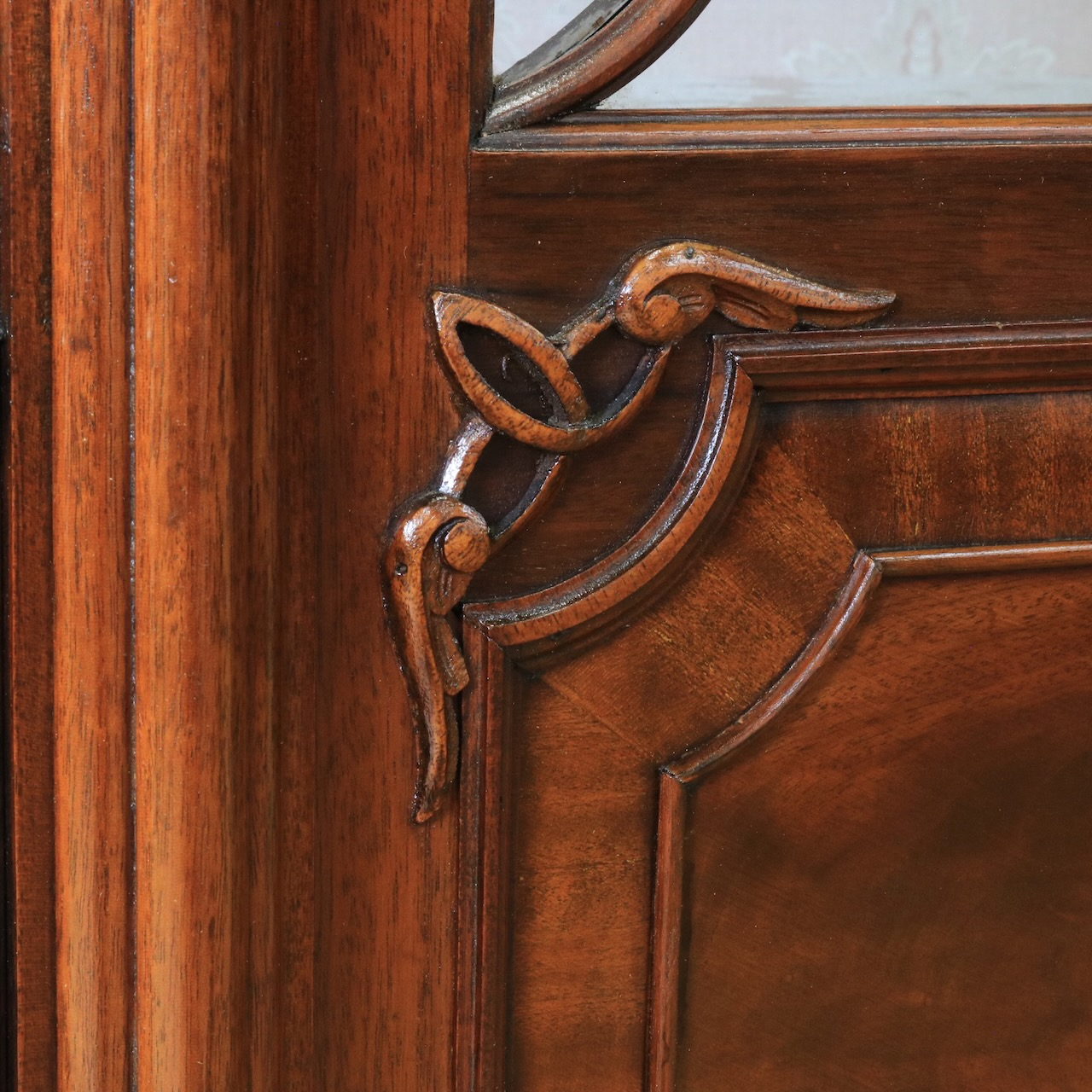 グラスキャビネット