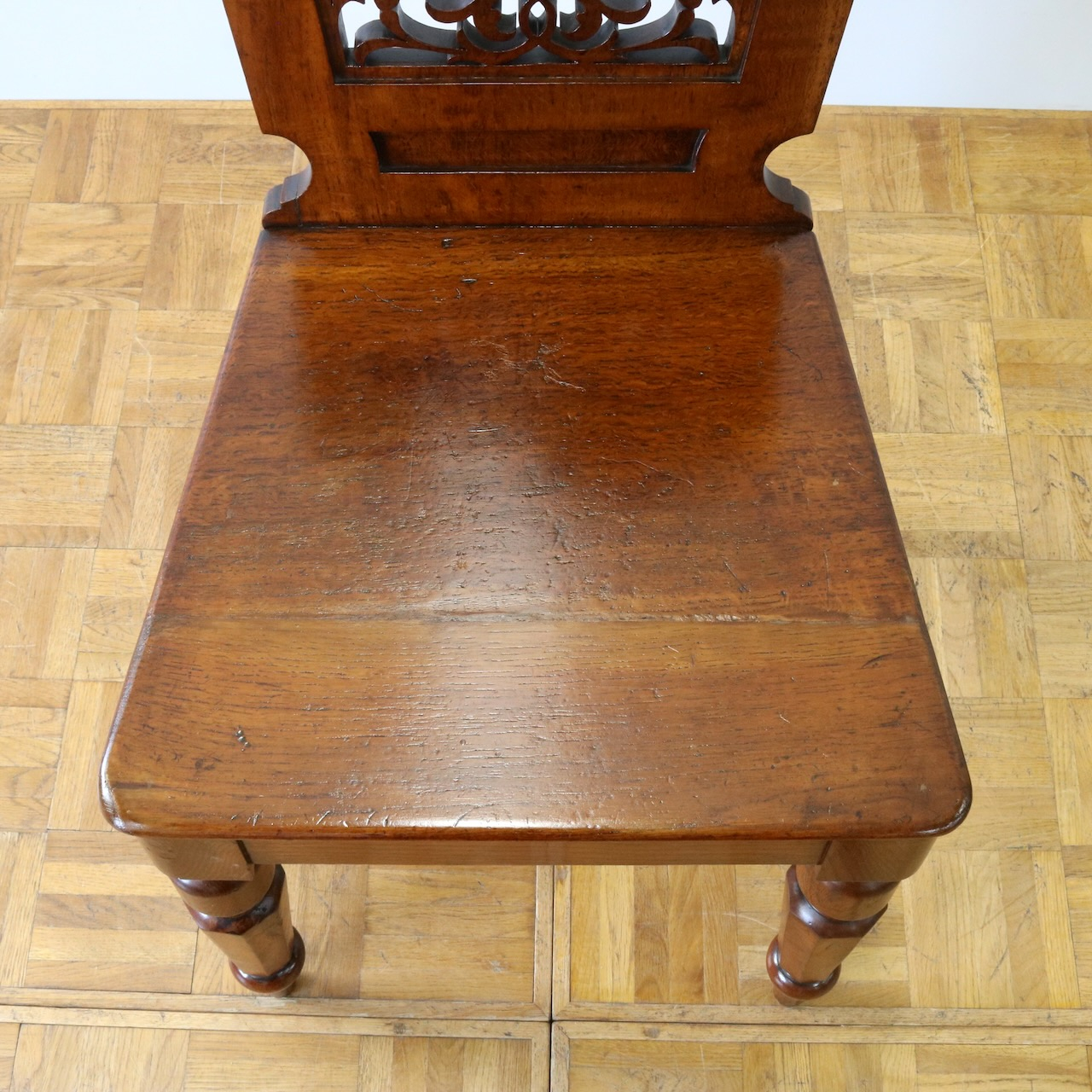 ホールチェアー