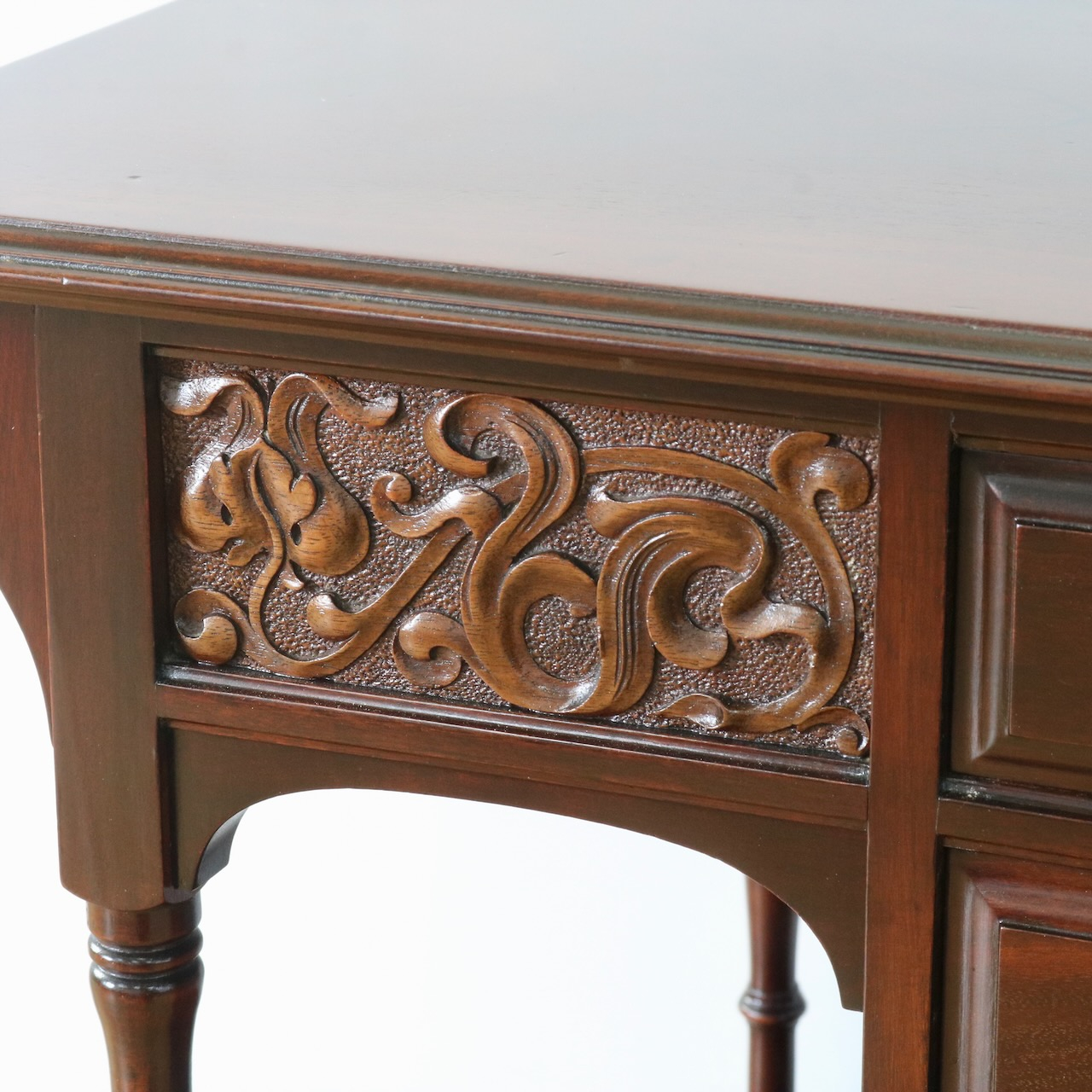 サイドテーブル