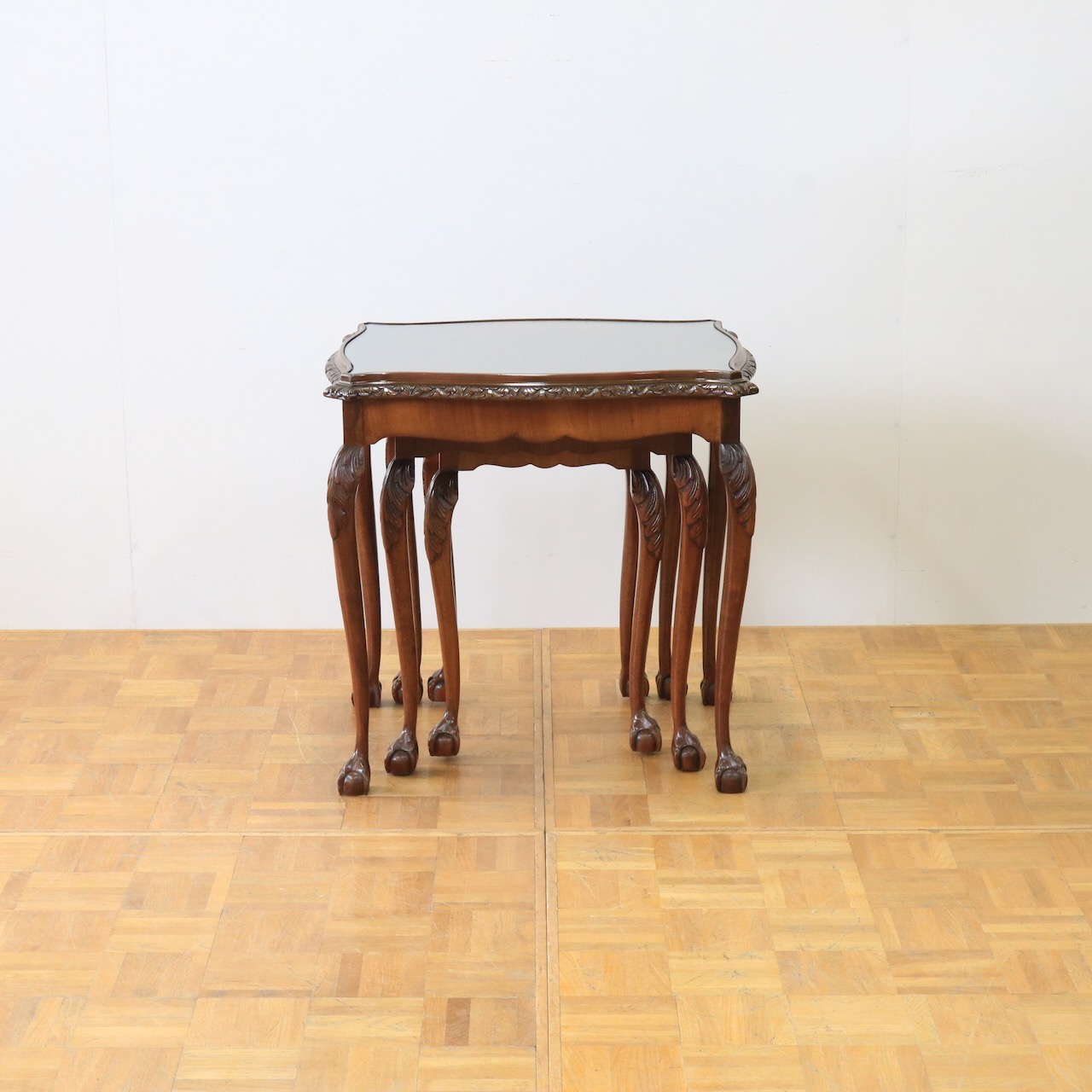 ネストテーブル