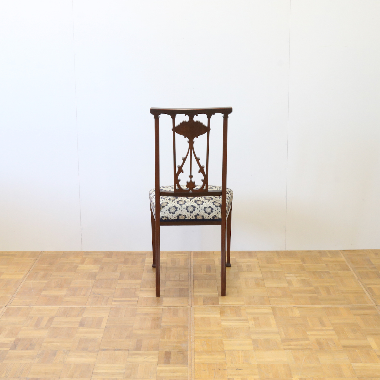 サイドチェアー