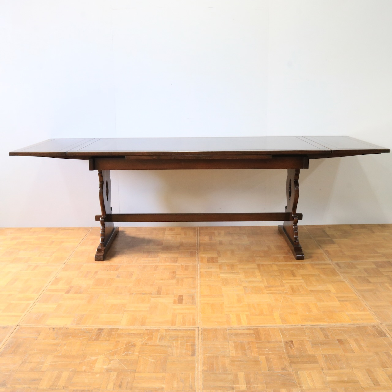 ドローリーフテーブル