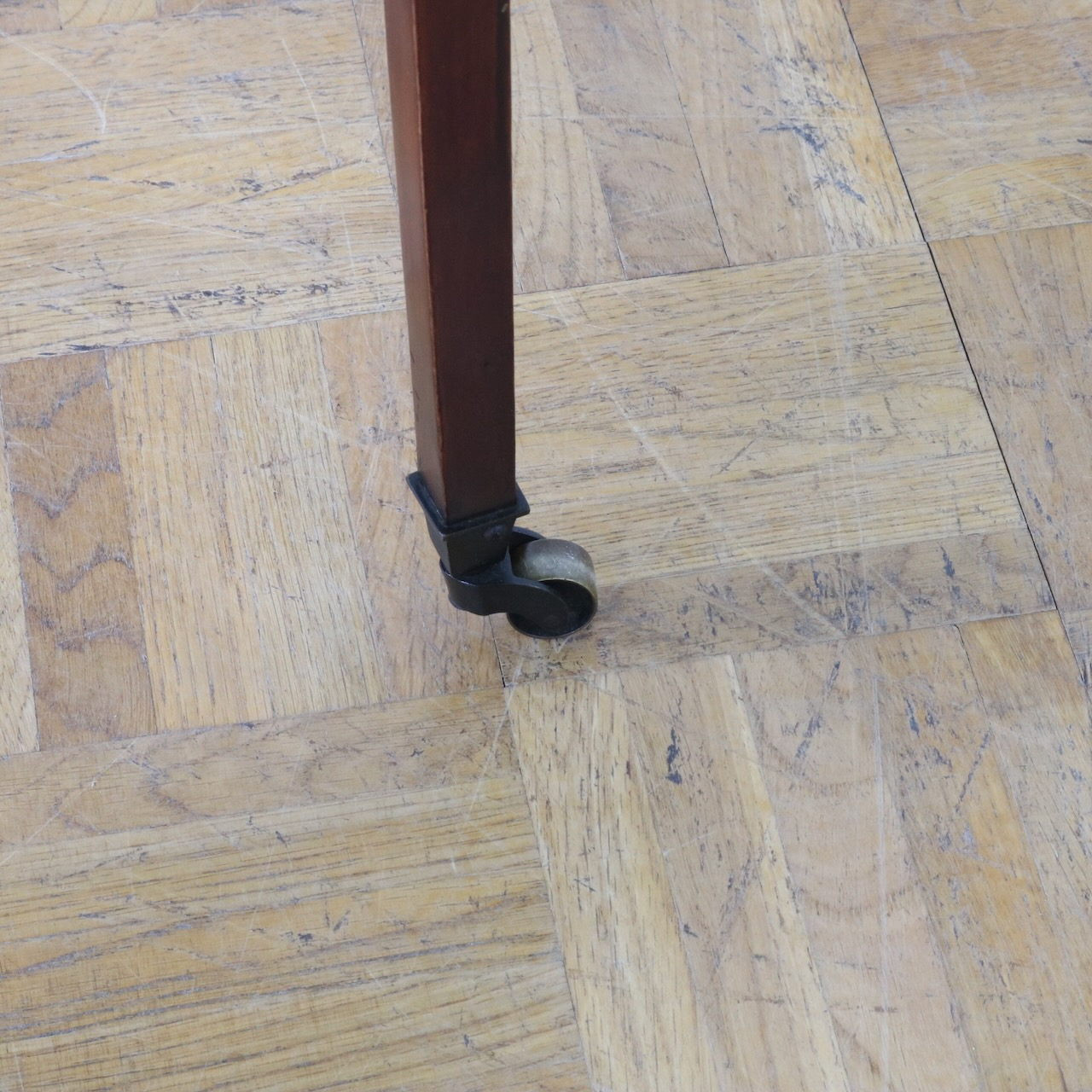 ゲートレッグテーブル