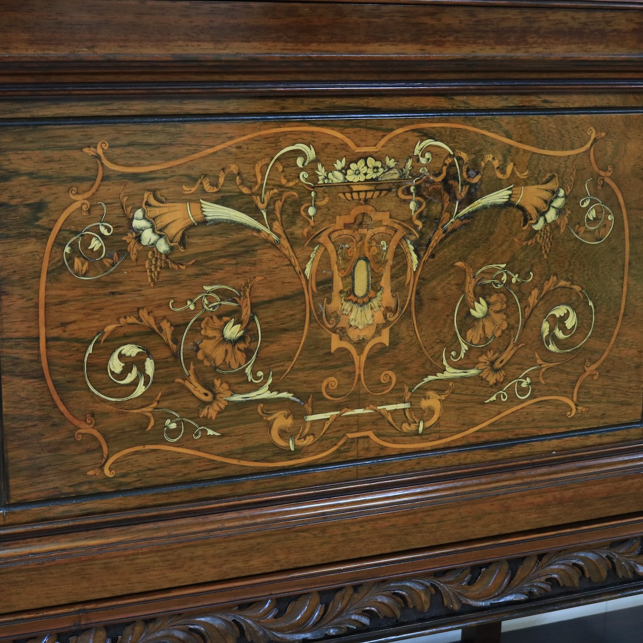 ミラーバックサイドボード