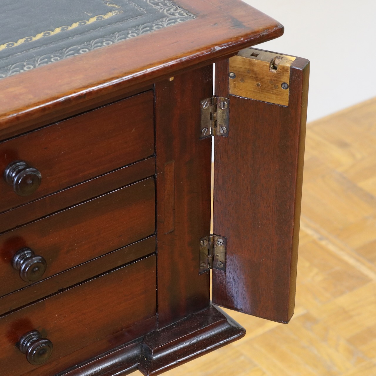 ライティングデスク