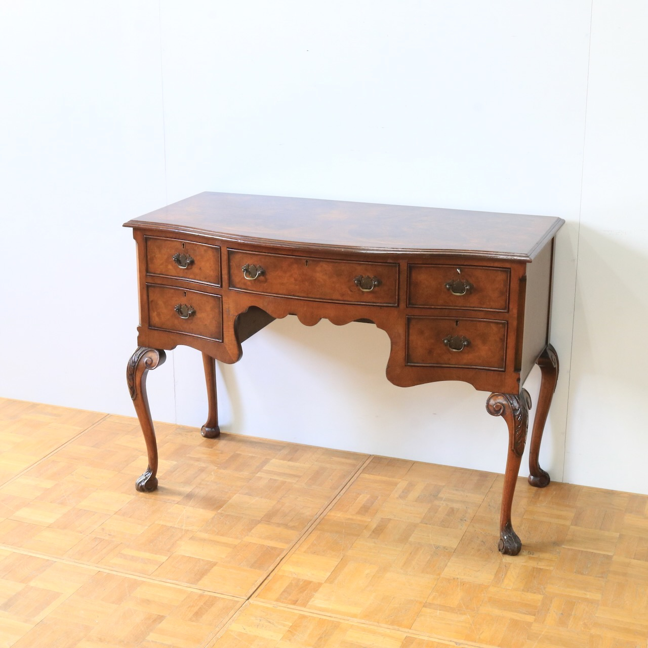 ライティングデスク