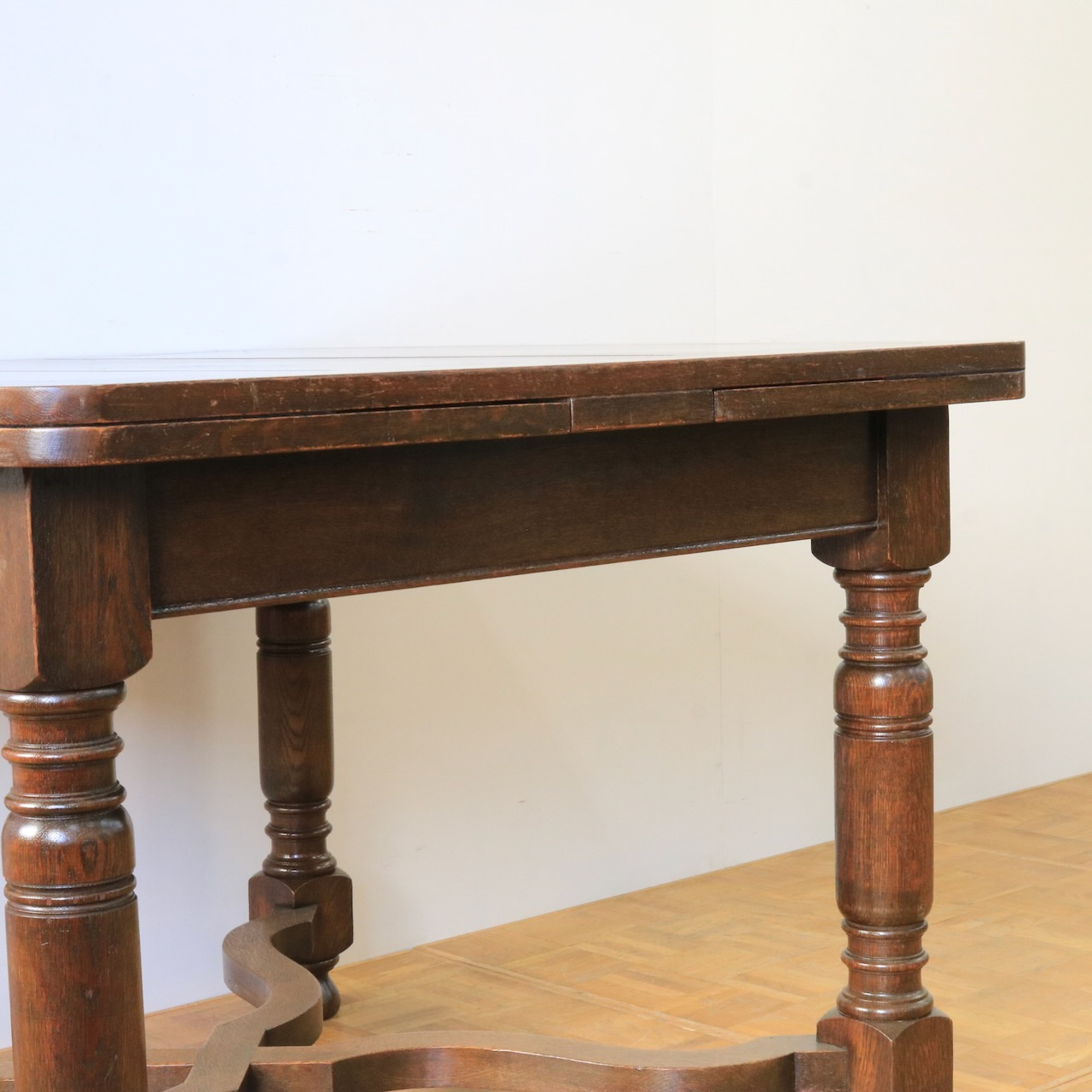 ドローリーフテーブル