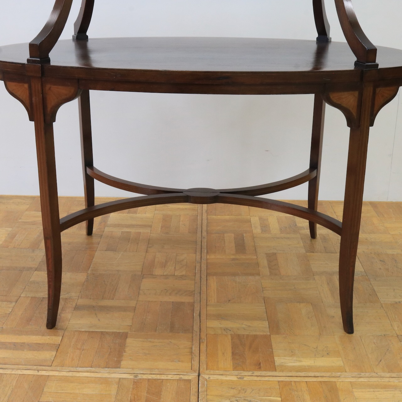 ダムウェイターテーブル