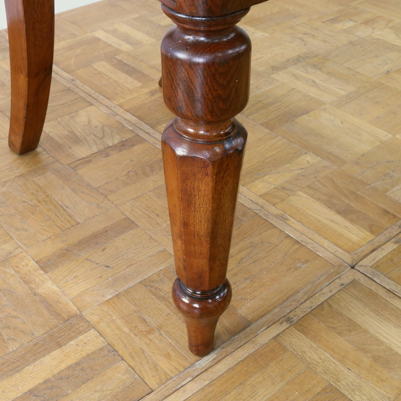 ホールチェアー