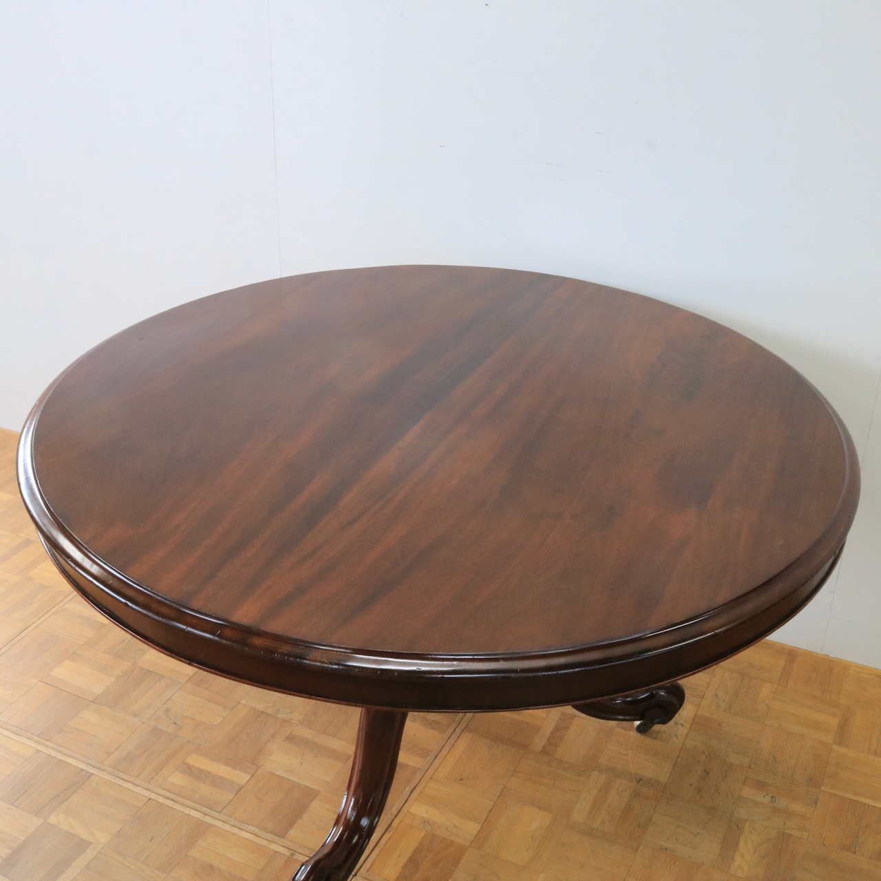 ダイニングテーブル