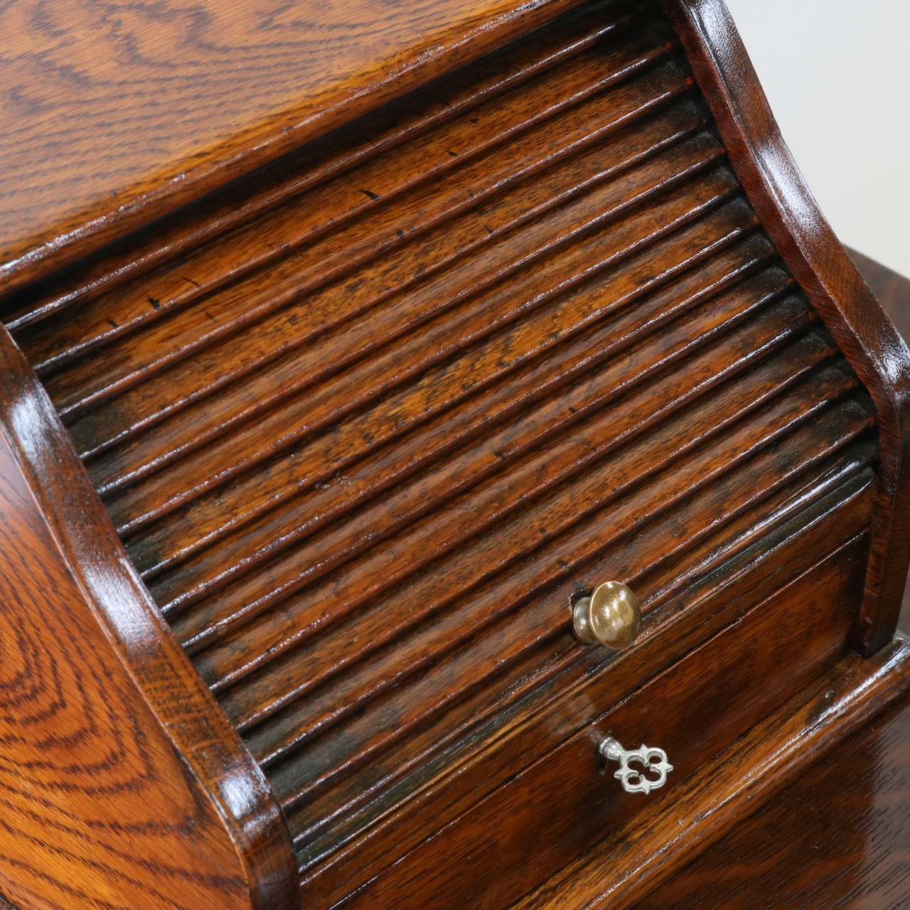 ファイリングキャビネット