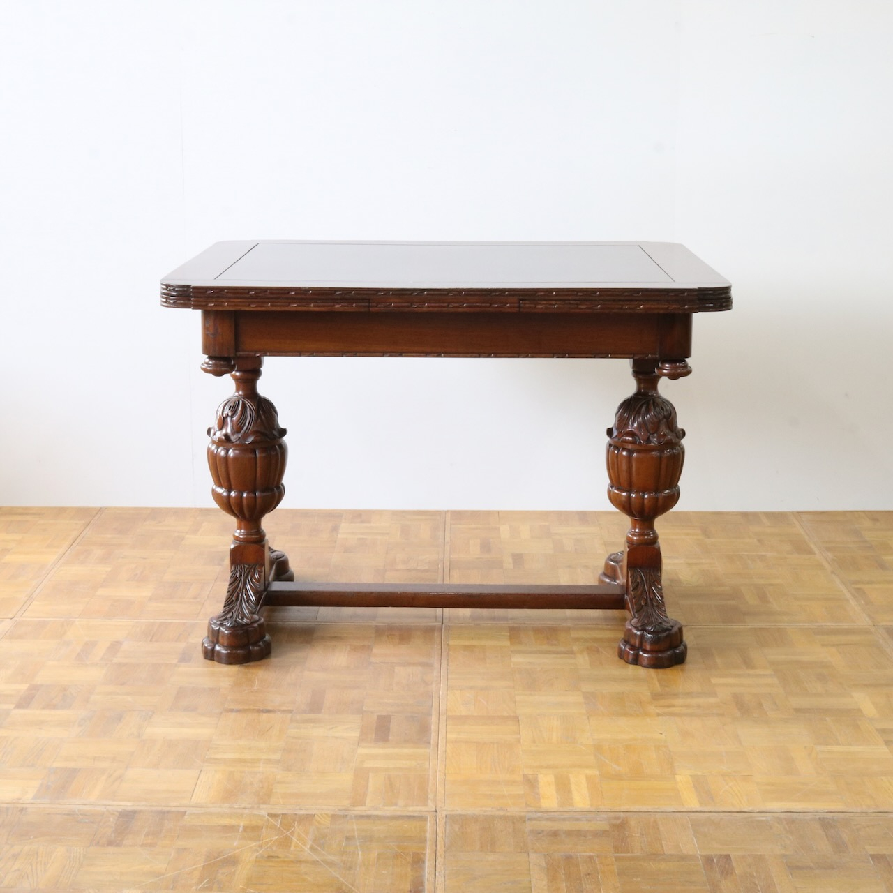 ドローリーフテーブル