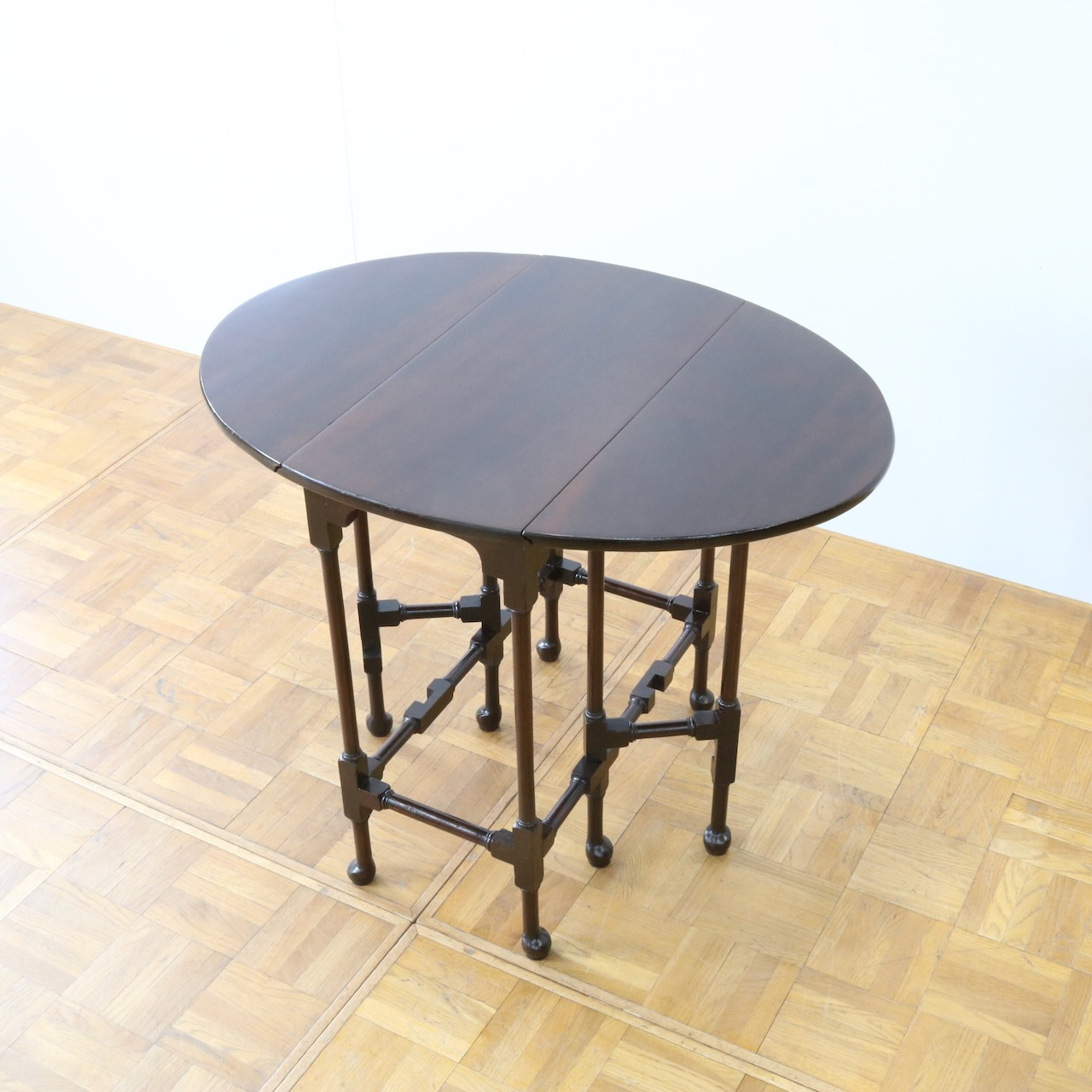 ゲートレッグテーブル