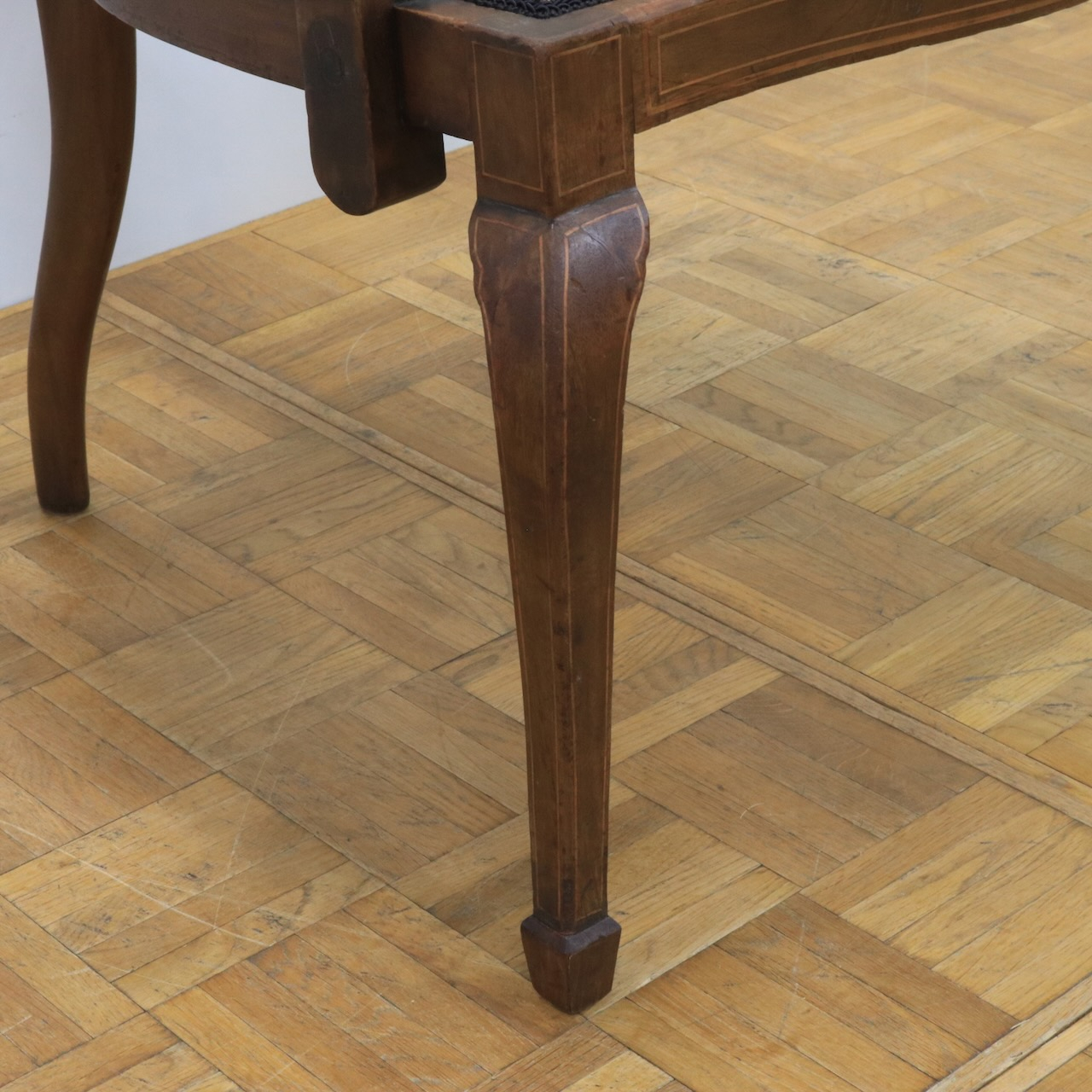 アームチェアー