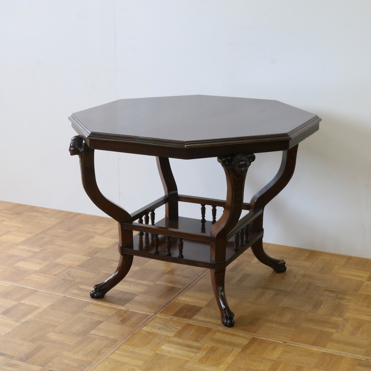 ティーテーブル