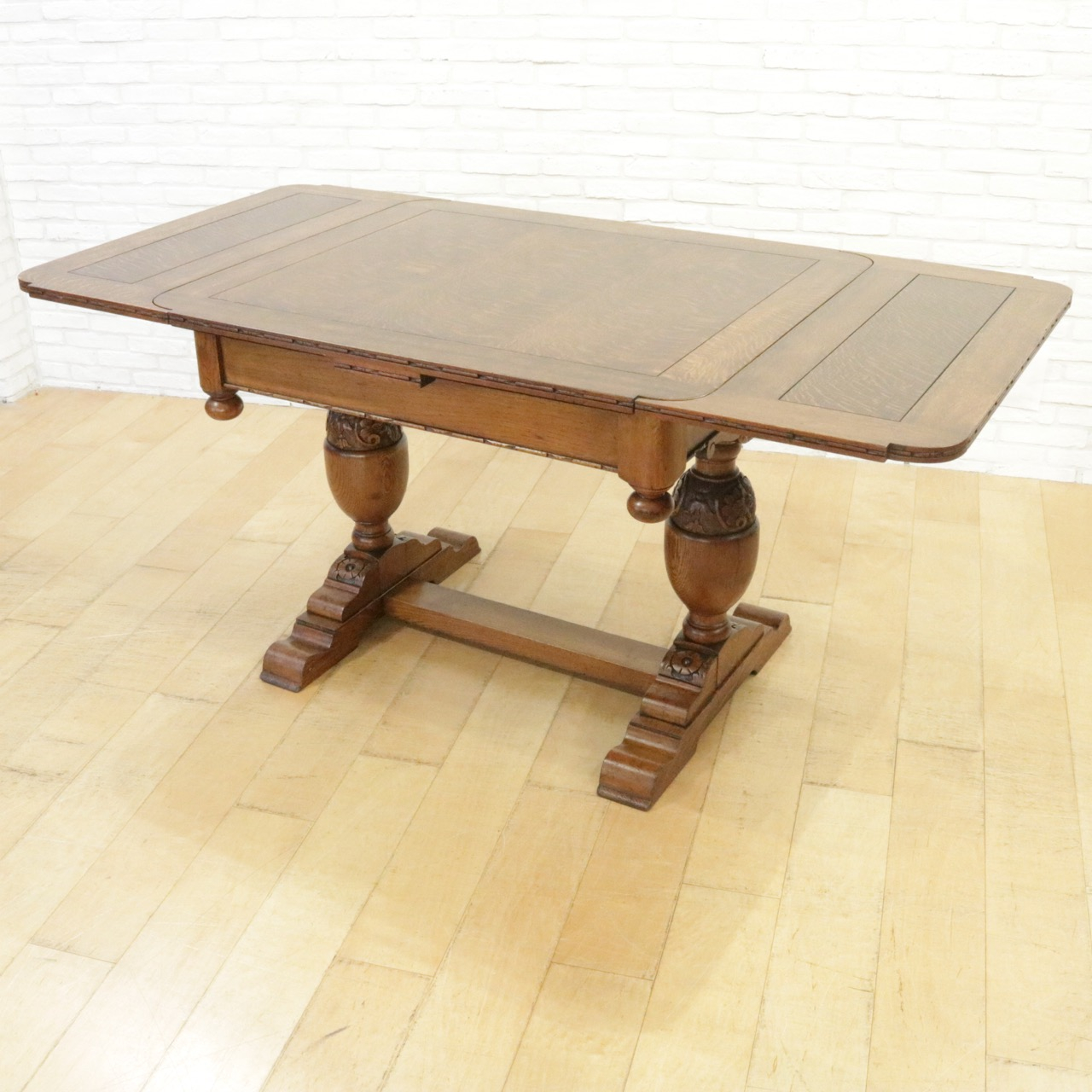 ドローリーフテーブル