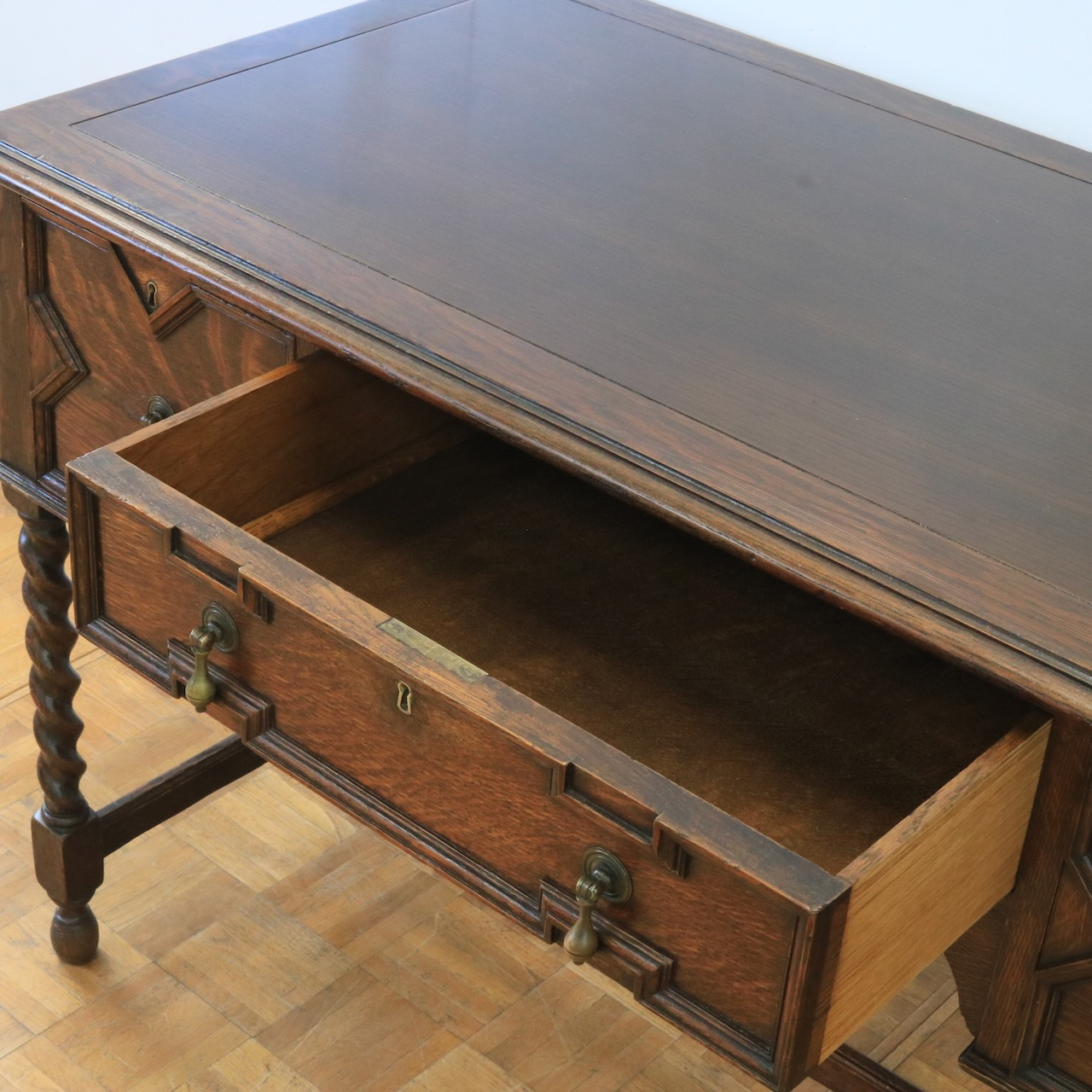 ライティングデスク