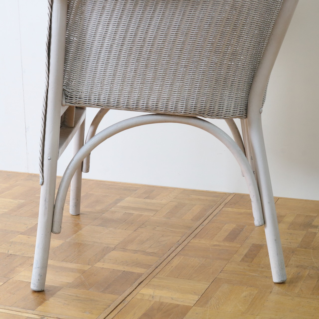 ロイドルームチェアー