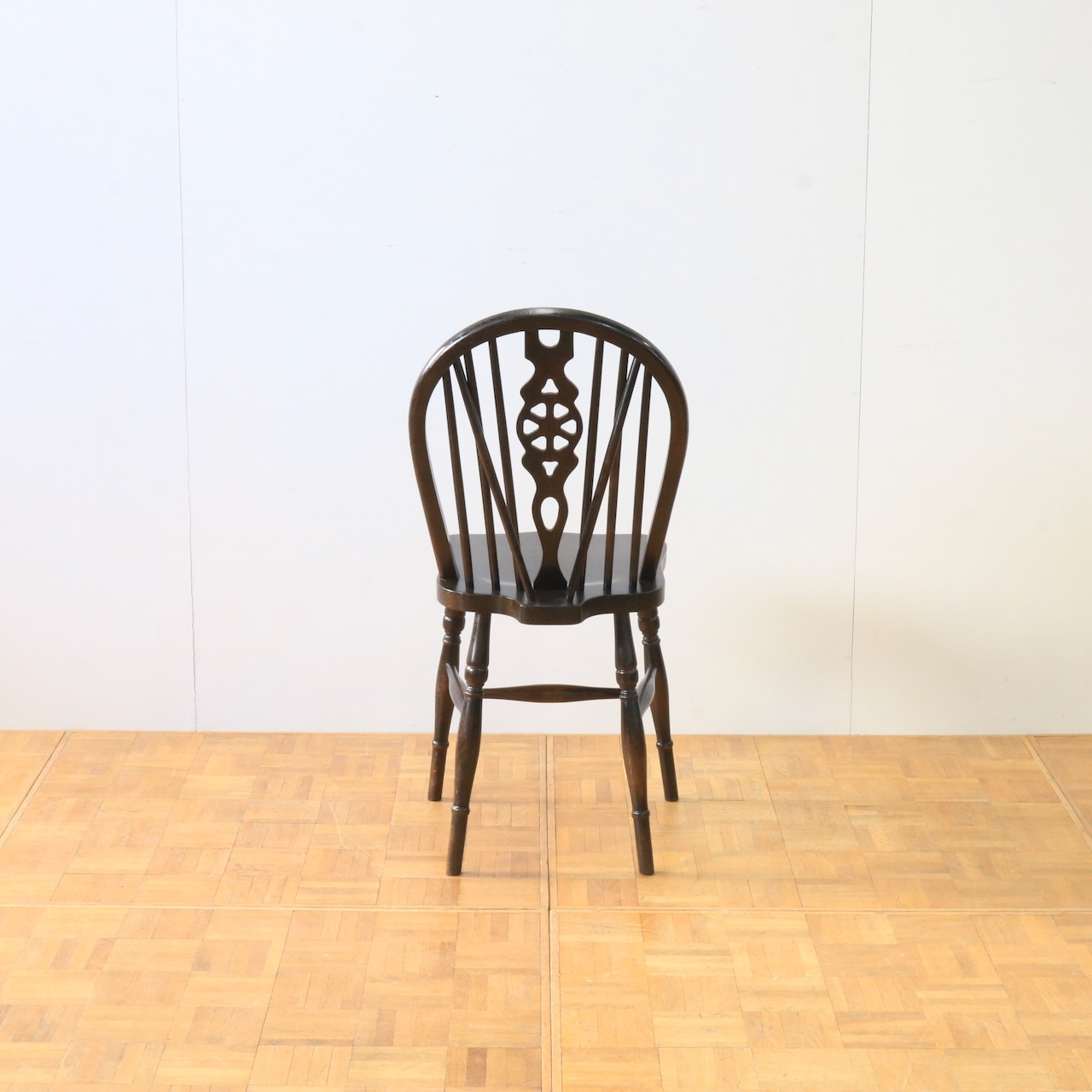 スピンドルチェアー