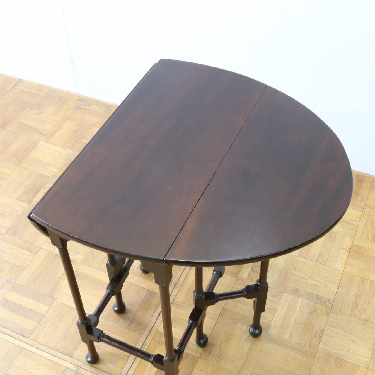 ゲートレッグテーブル