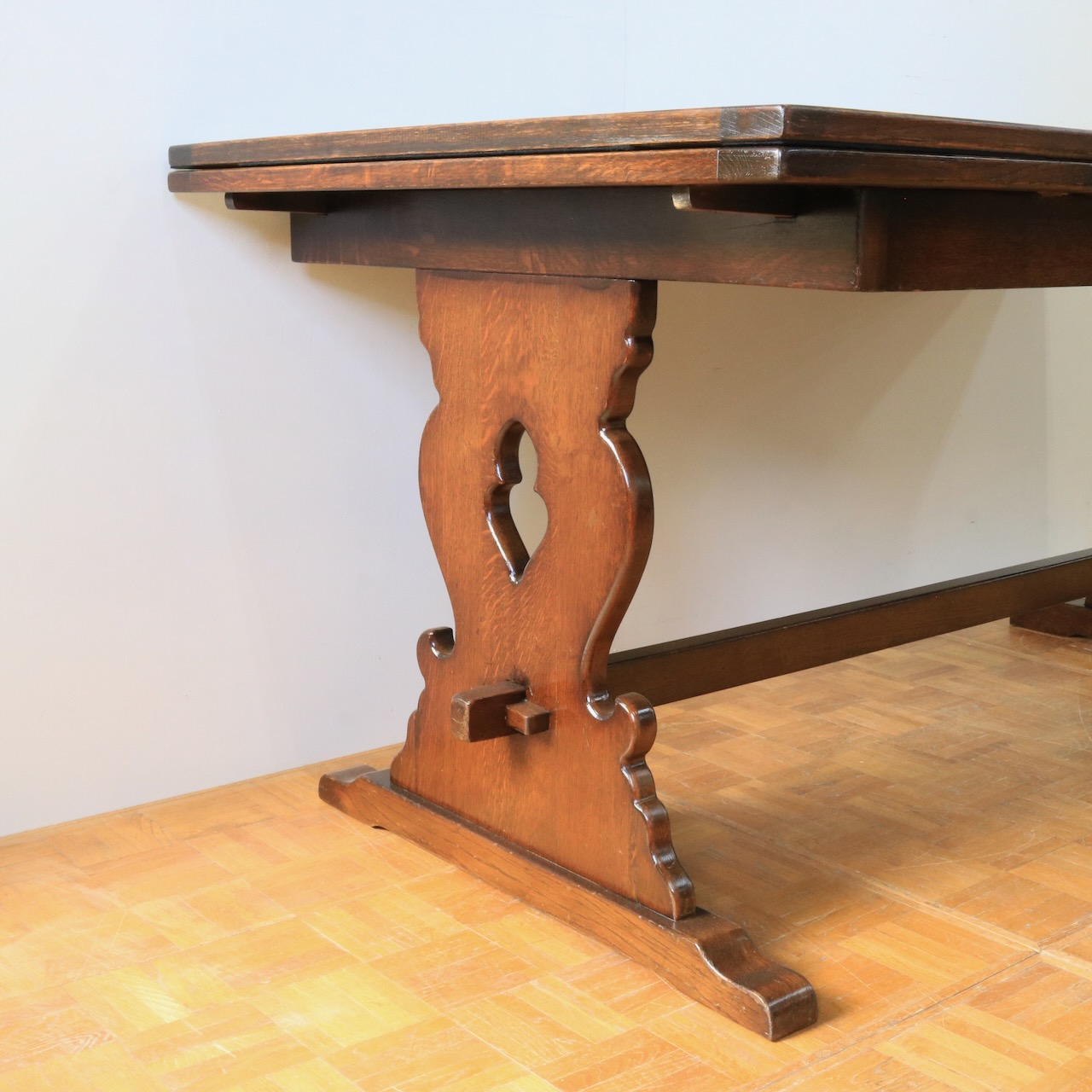 ドローリーフテーブル