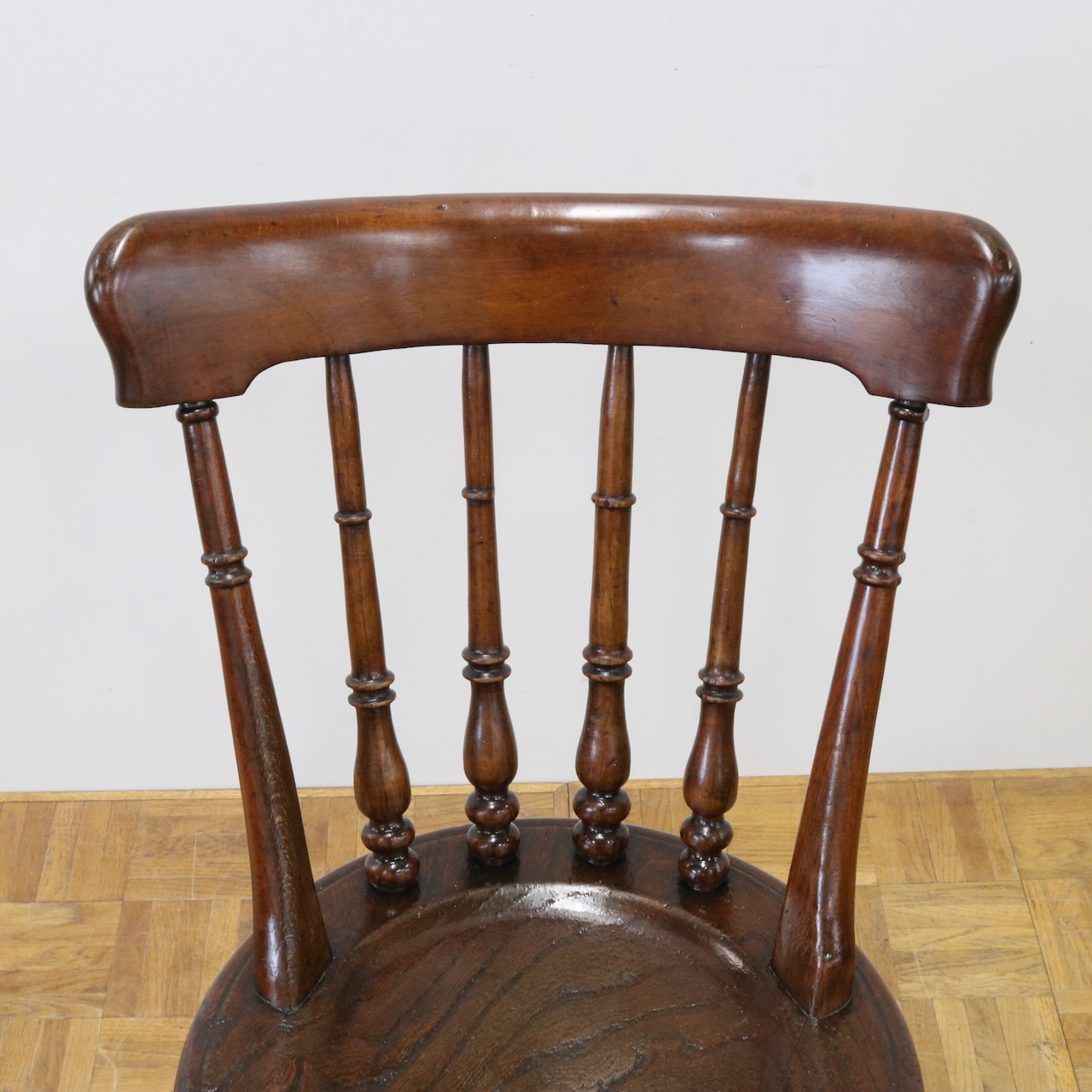 キッチンチェアー