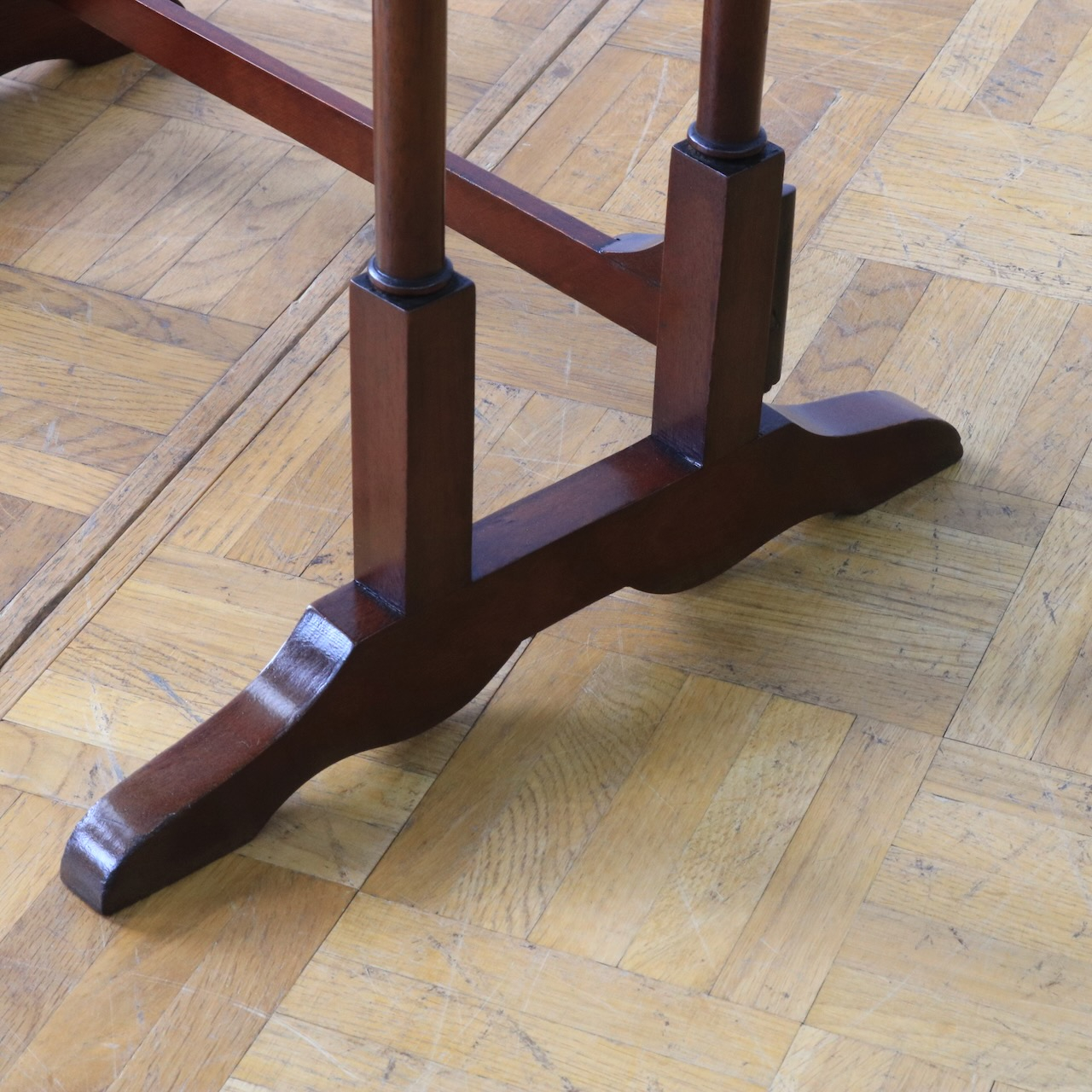 ネストテーブル