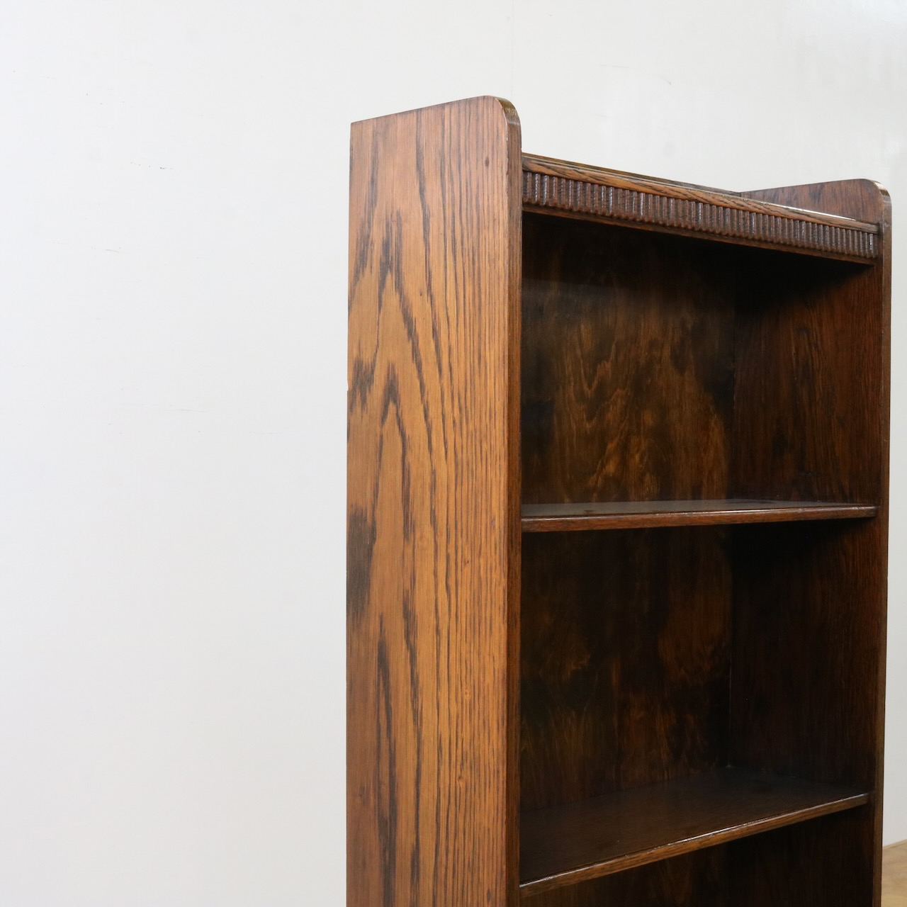 ブックシェルフ