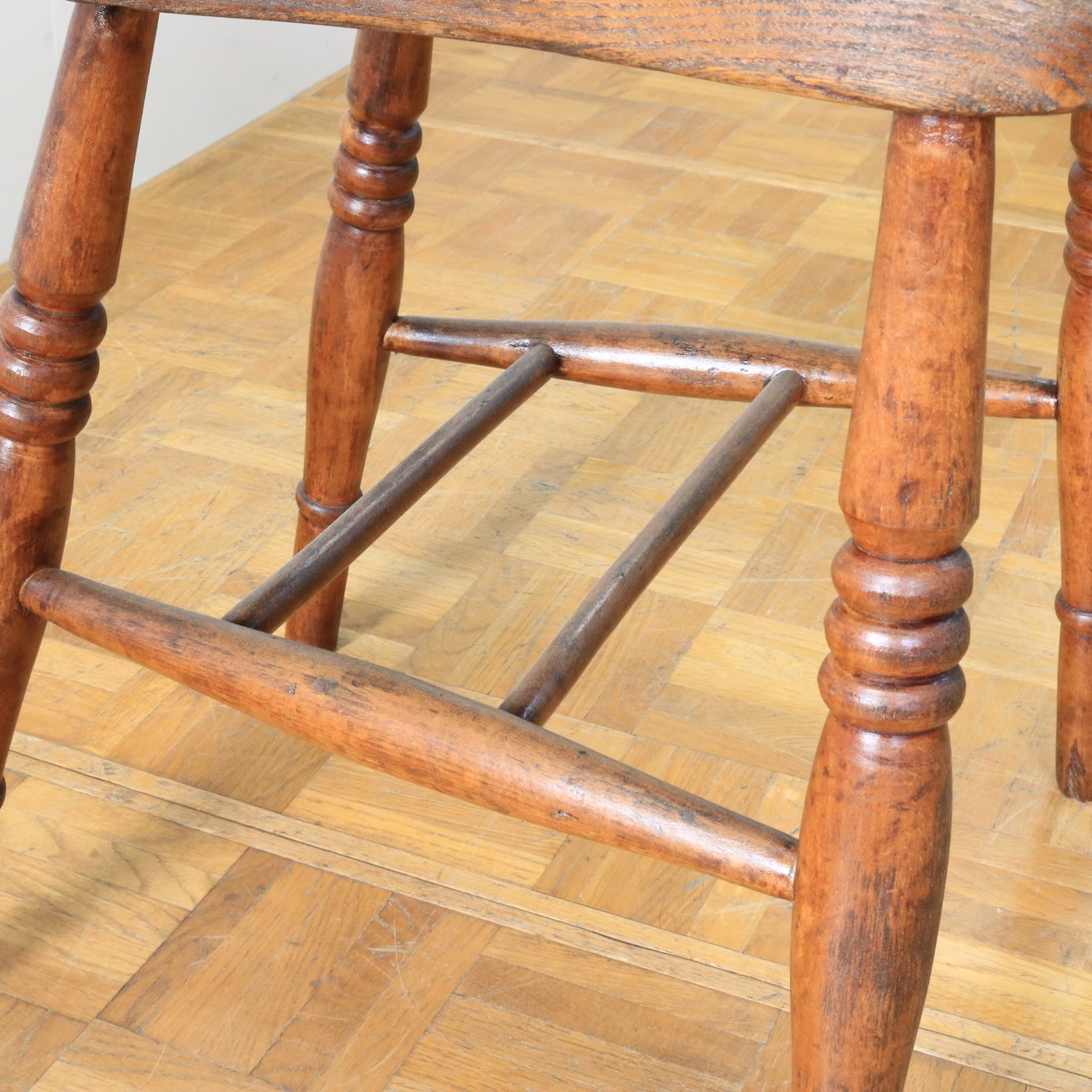 キッチンチェアー