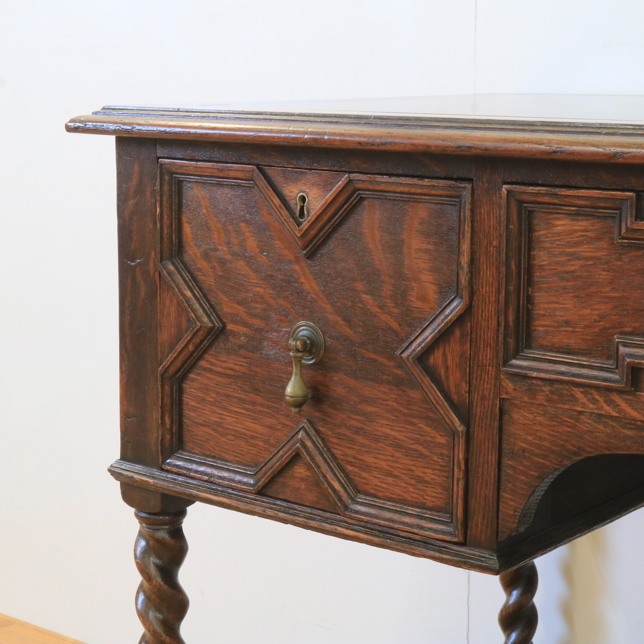 ライティングデスク