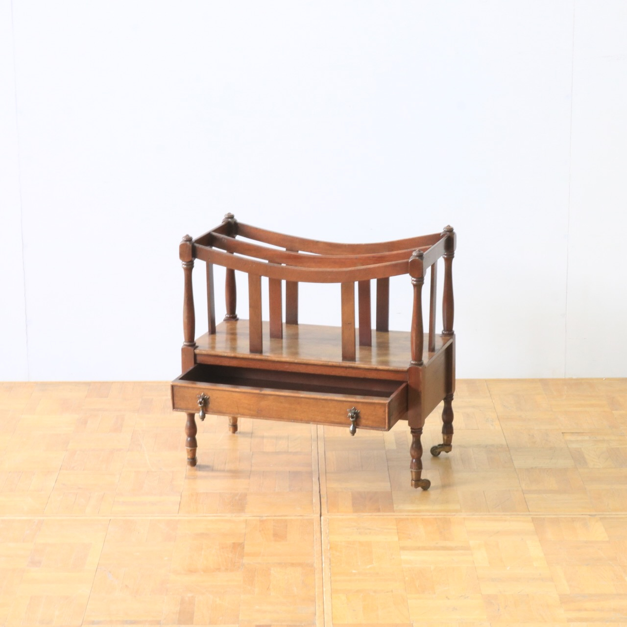 マガジンラック