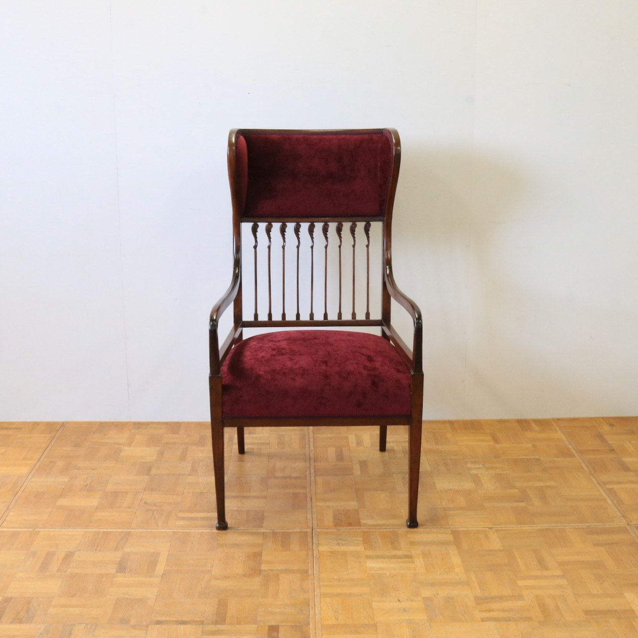 アームチェアー