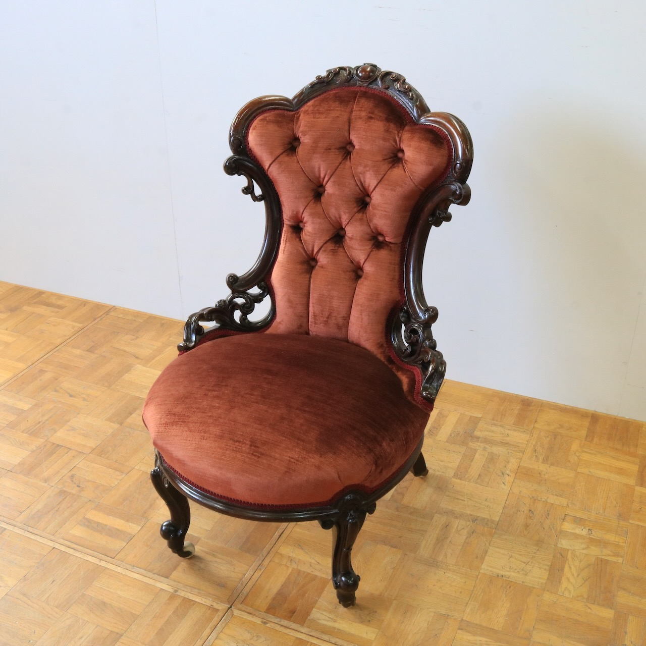 ナーシングチェアー