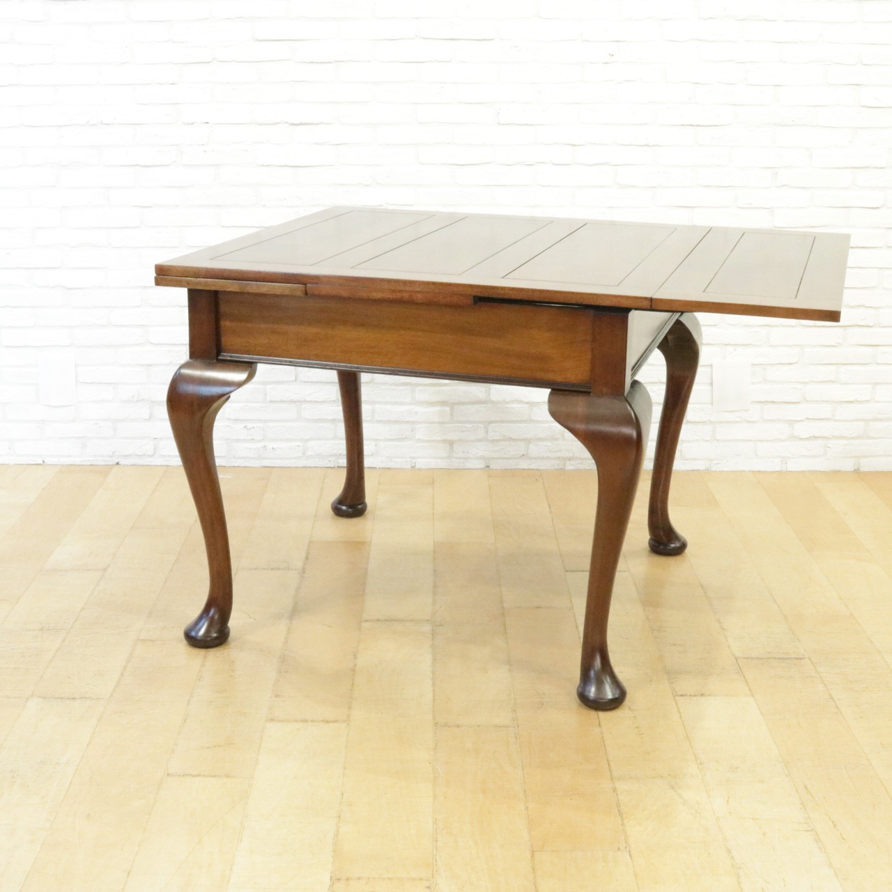 ドローリーフテーブル