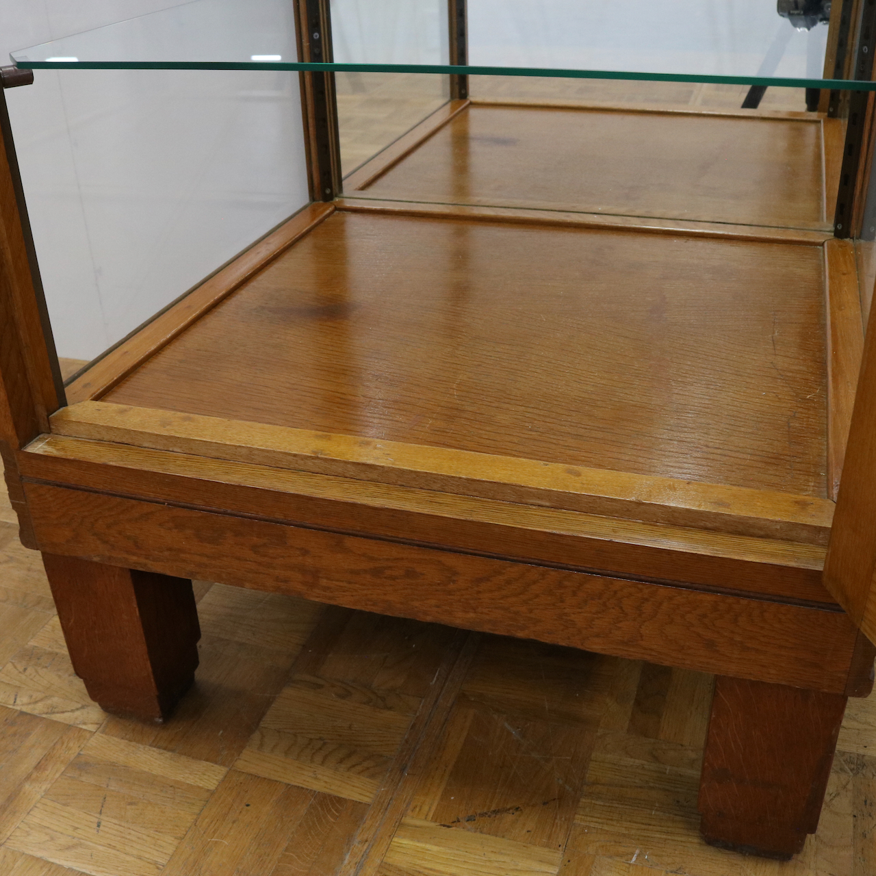 ショップキャビネット