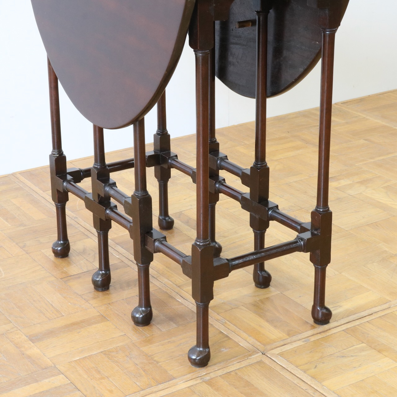 ゲートレッグテーブル