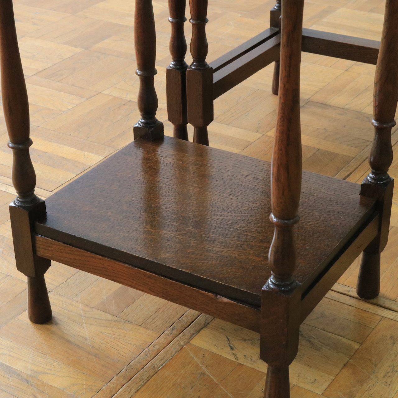 ネストテーブル