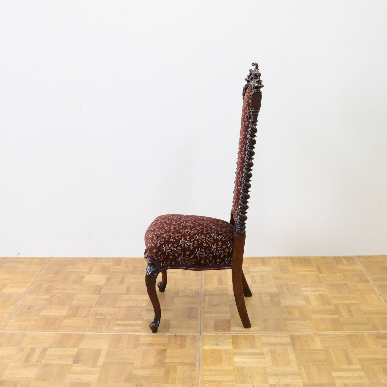 ナーシングチェアー