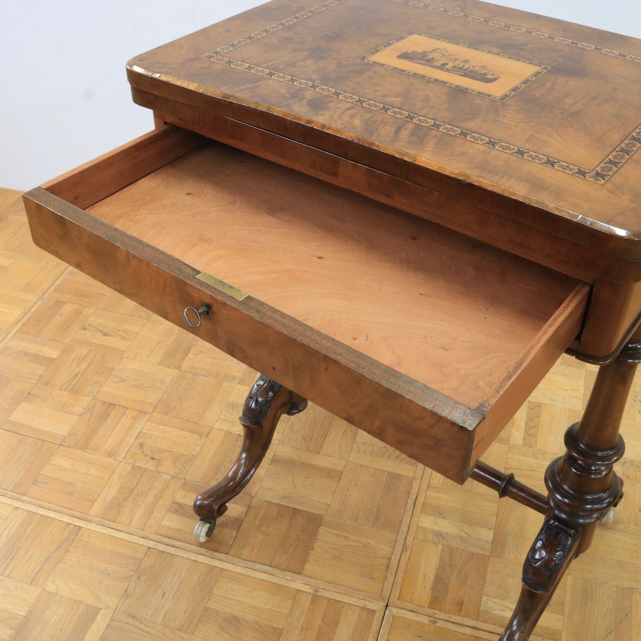 カードテーブル