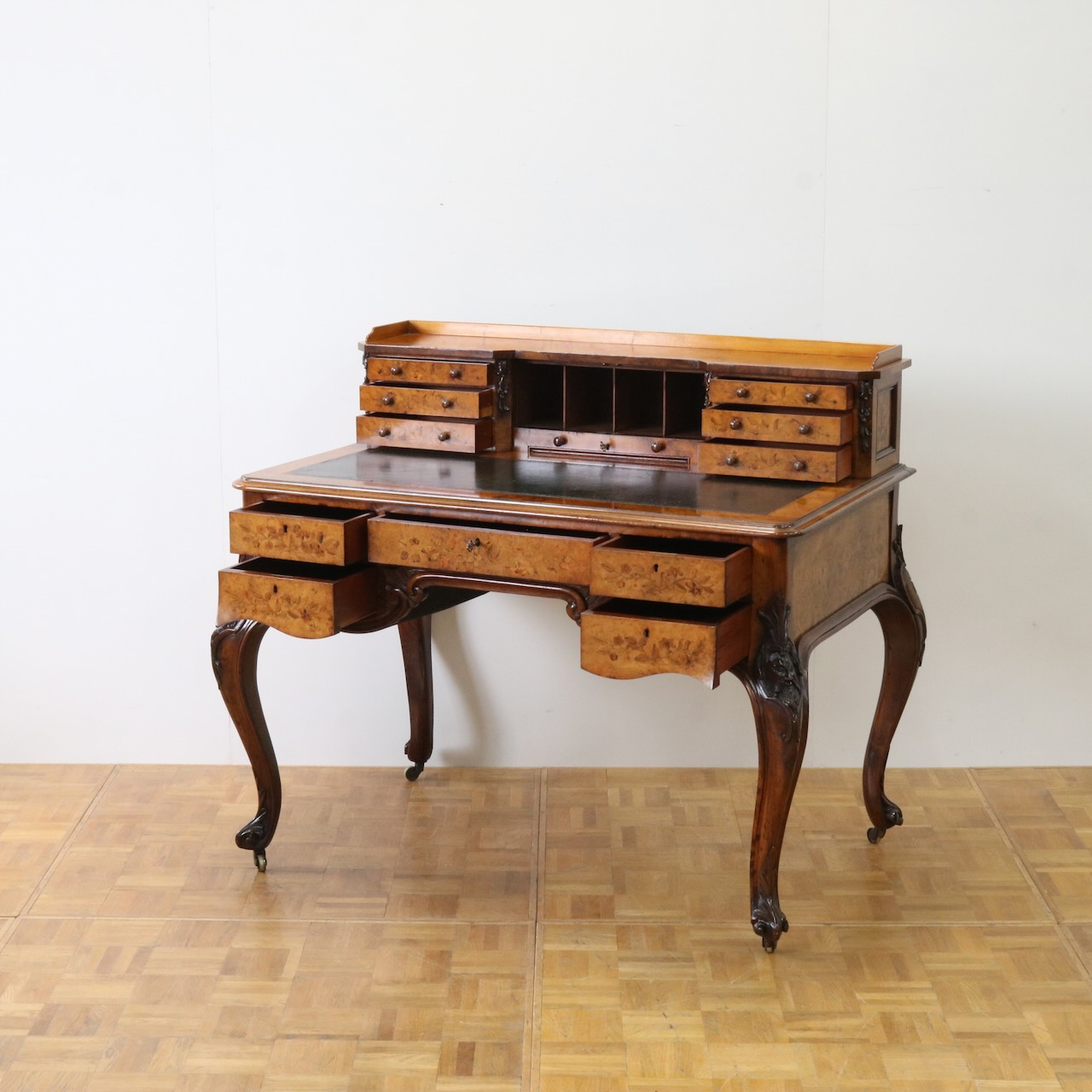 ライティングデスク