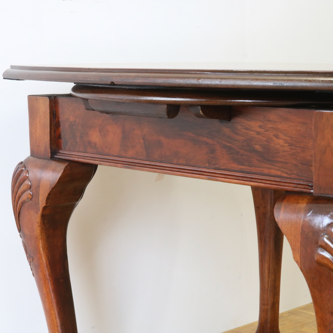 ドローリーフテーブル