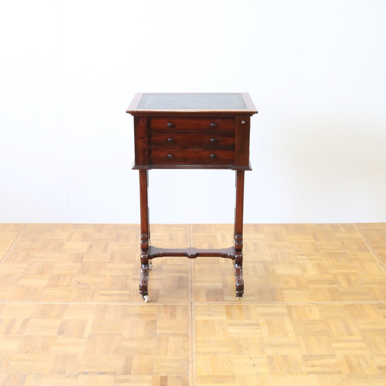 ライティングデスク