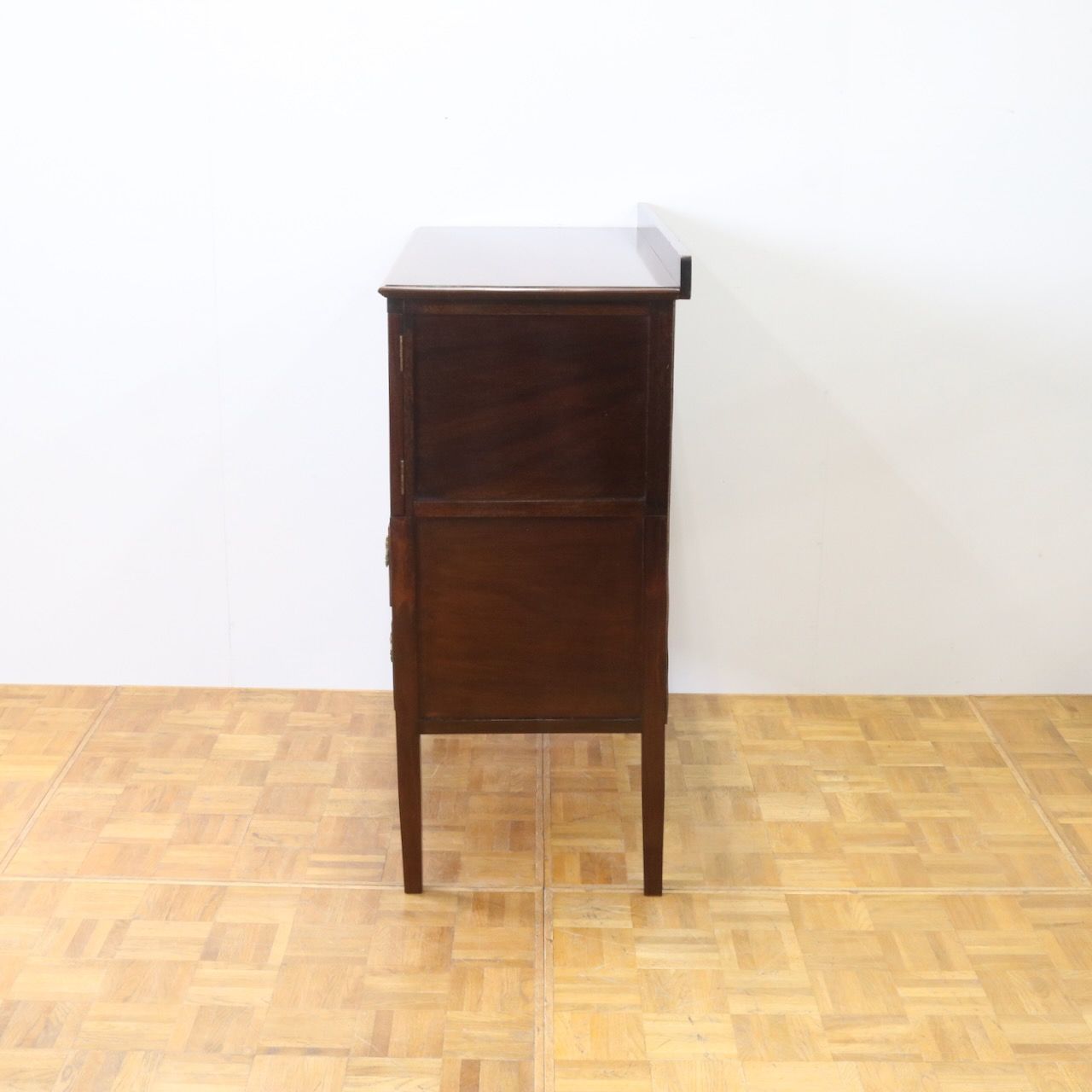 カップボードチェスト