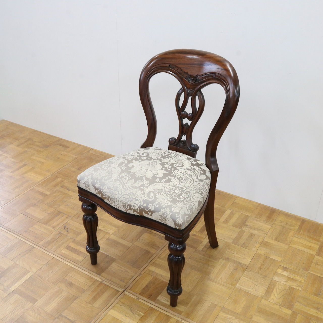 サイドチェアー