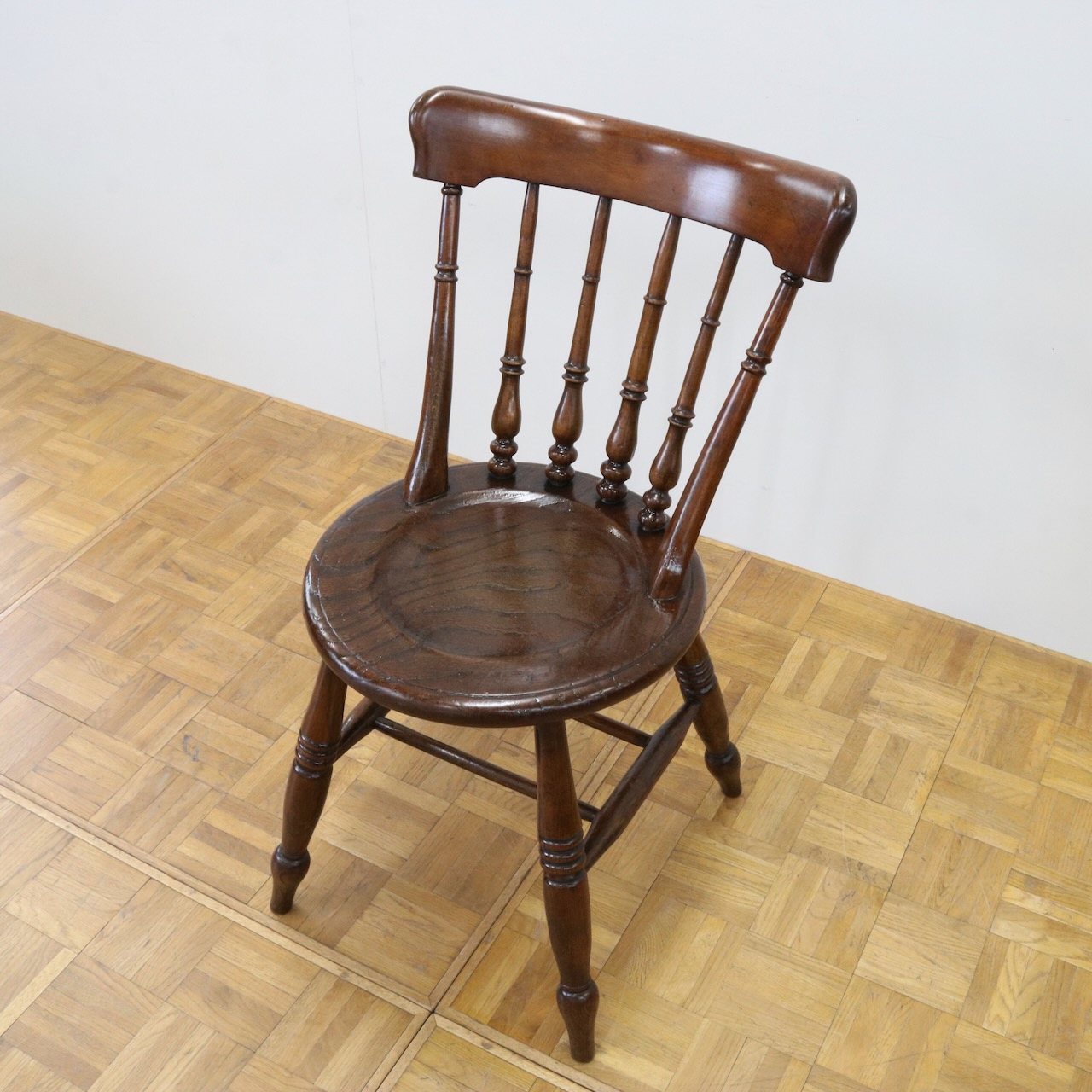 キッチンチェアー