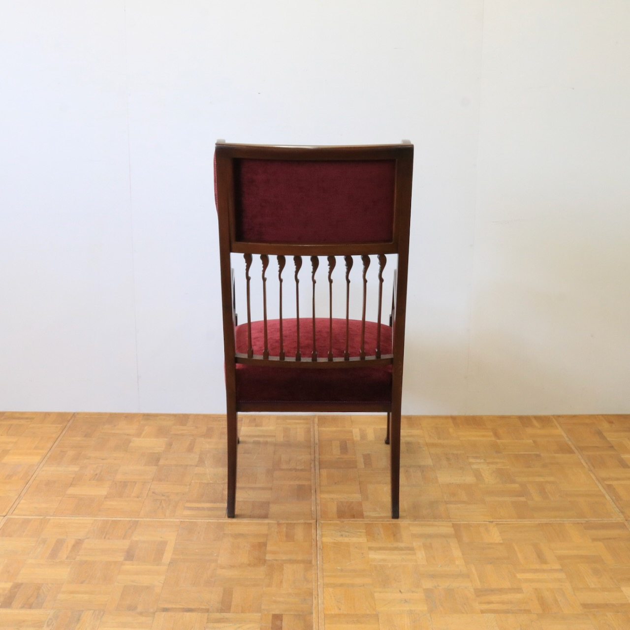 アームチェアー